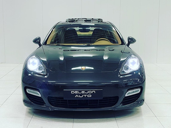 Porsche Panamera Turbo 2 of 5