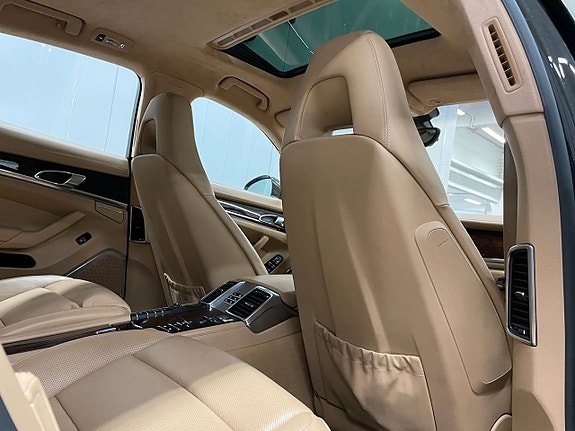 Porsche Panamera Turbo 14 of 27