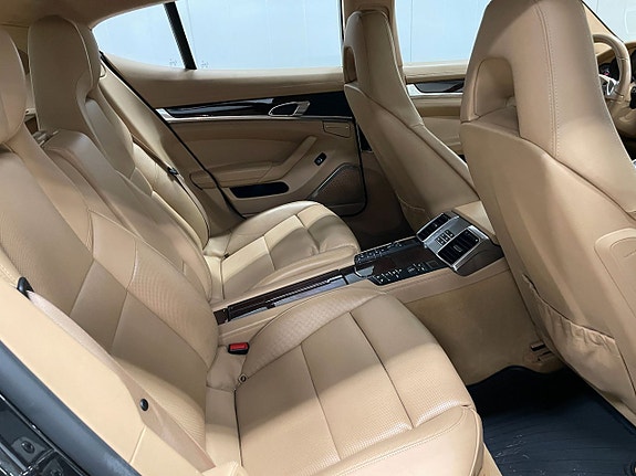 Porsche Panamera Turbo 24 of 27