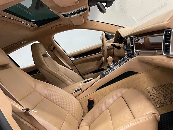 Porsche Panamera Turbo 16 of 27