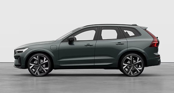 Volvo XC60 2 of 8
