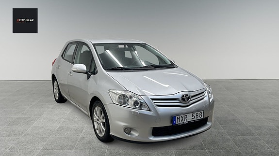 Toyota Auris 3 of 16