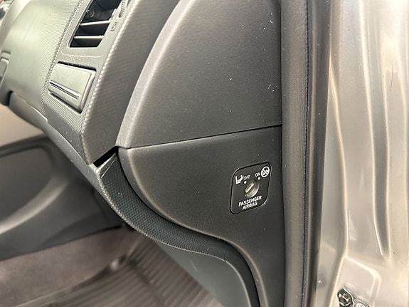 Toyota Auris 16 of 16
