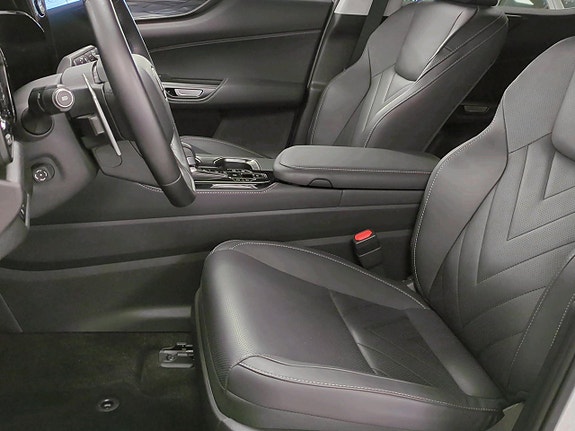 Lexus NX450h+ 10 of 20