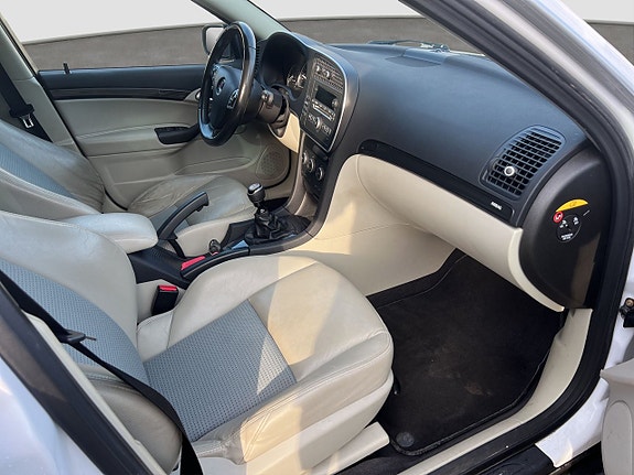 Saab 9-3X 12 of 16