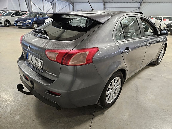 Mitsubishi Lancer 3 of 9