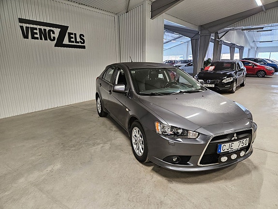 Mitsubishi Lancer 2 of 9