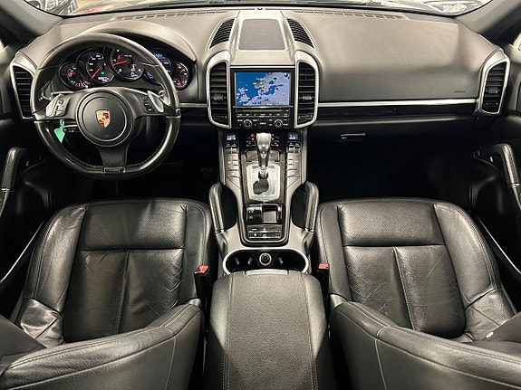 Porsche Cayenne 11 of 17