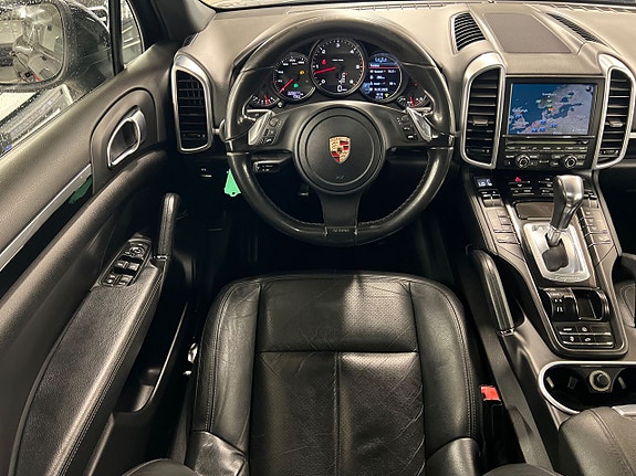 Porsche Cayenne 12 of 17