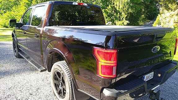 Ford F-150 2 of 5