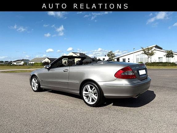 Mercedes-Benz CLK200 3 of 8