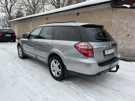 Subaru Outback 6 of 25