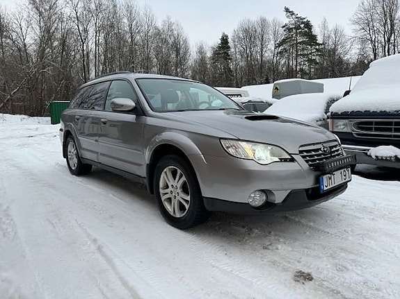 Subaru Outback 2 of 25