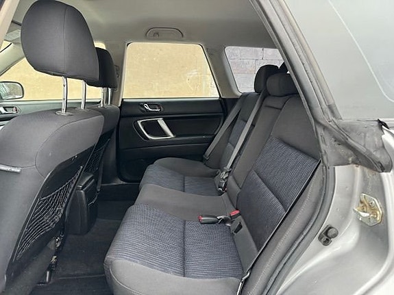 Subaru Outback 13 of 25