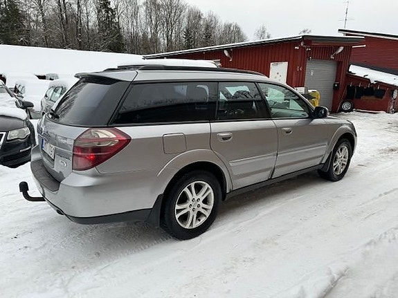 Subaru Outback 7 of 25