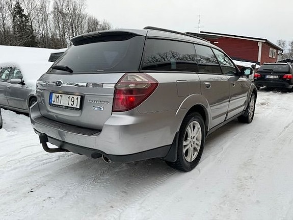 Subaru Outback 5 of 25