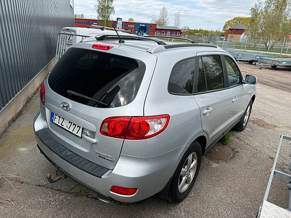 Hyundai Santa Fe 3 of 5