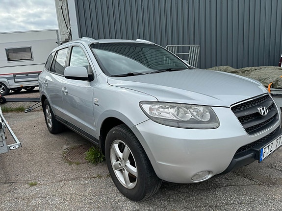 Hyundai Santa Fe 2 of 5