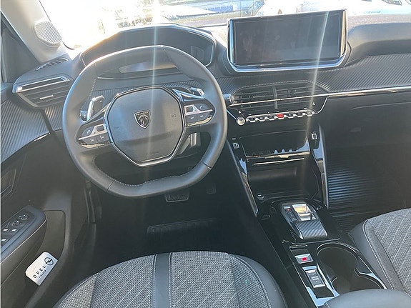 Peugeot 208 3 of 5