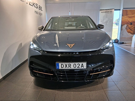 Cupra Tavascan 2 of 5
