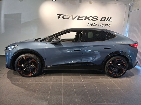 Cupra Tavascan 3 of 5
