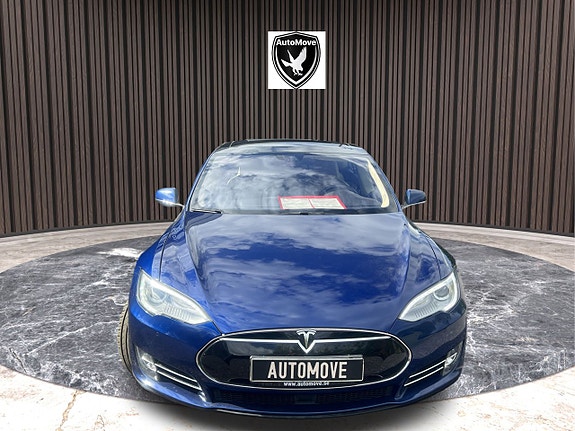 Tesla Model S 2 of 5