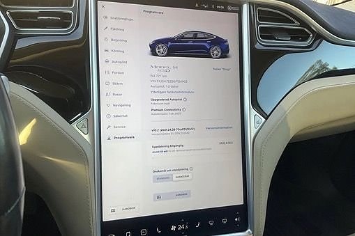 Tesla Model S 9 of 17