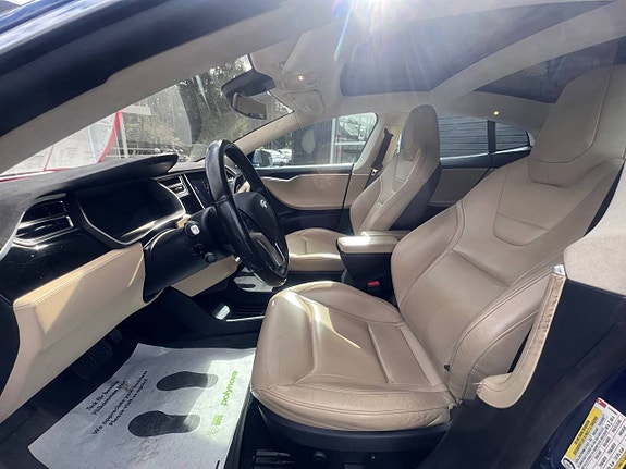 Tesla Model S 14 of 17