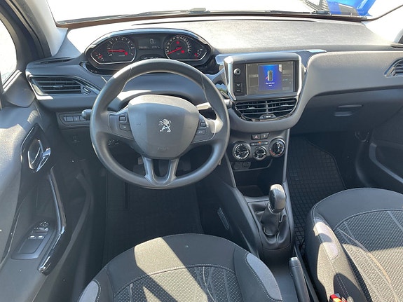 Peugeot 208 7 of 10