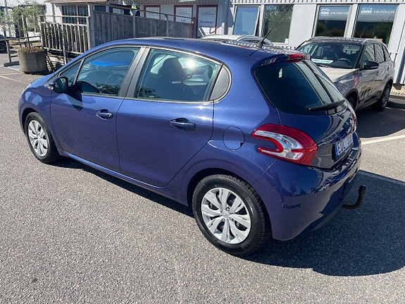 Peugeot 208 6 of 10
