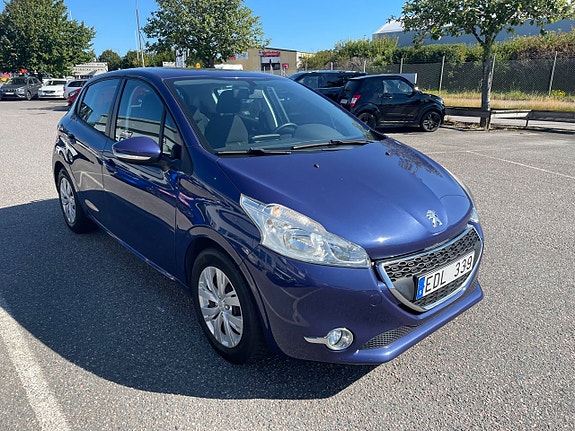 Peugeot 208 3 of 10