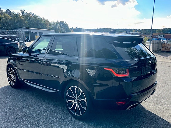 Land Rover Range Rover Sport 24 of 27