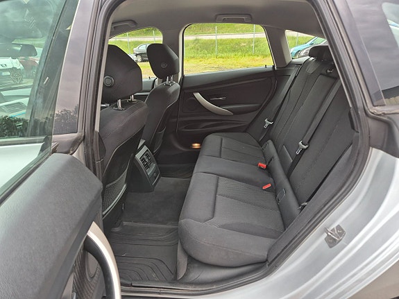 BMW 318 18 of 27