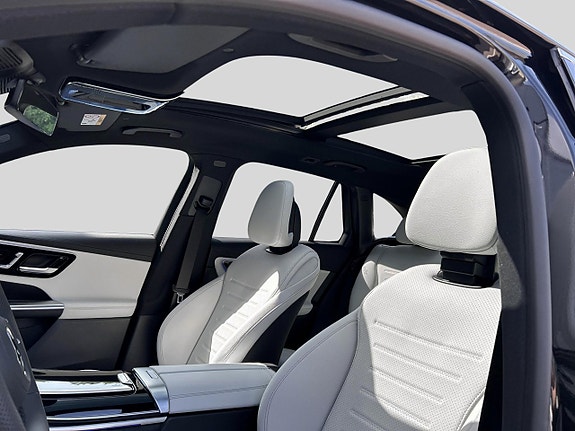 Mercedes-Benz GLC300 e 5 of 5