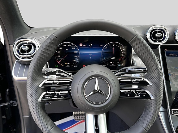 Mercedes-Benz GLC300 e 8 of 13