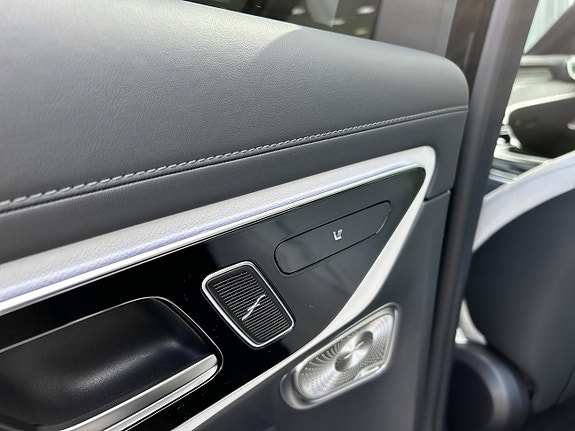 Mercedes-Benz GLC300 e 12 of 13
