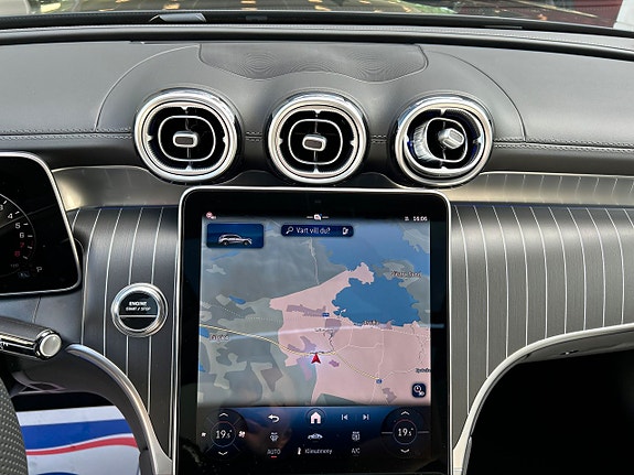 Mercedes-Benz GLC300 e 9 of 13