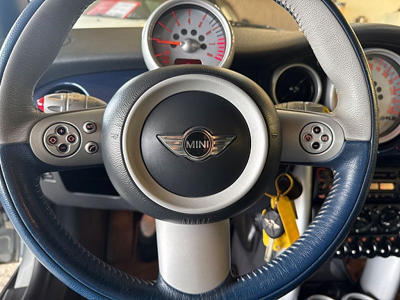 MINI Cooper 10 of 12