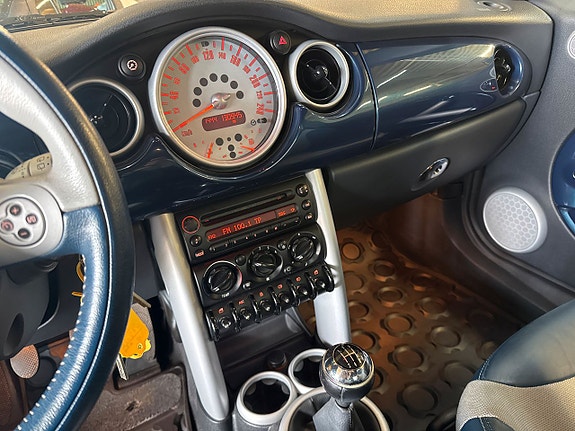 MINI Cooper 11 of 12