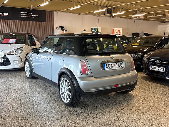 MINI Cooper 3 of 5