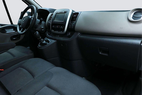 Renault Trafic 10 of 21