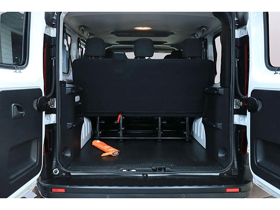 Renault Trafic 16 of 21