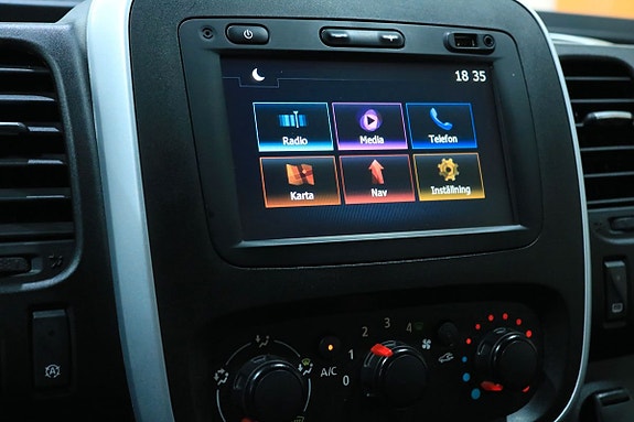 Renault Trafic 13 of 21
