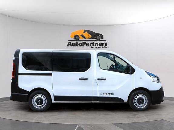 Renault Trafic 2 of 5