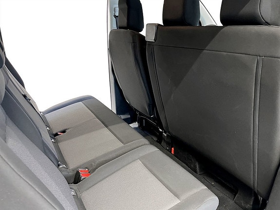 Peugeot e-Traveller 15 of 16