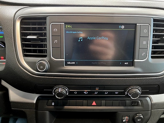 Peugeot e-Traveller 11 of 16