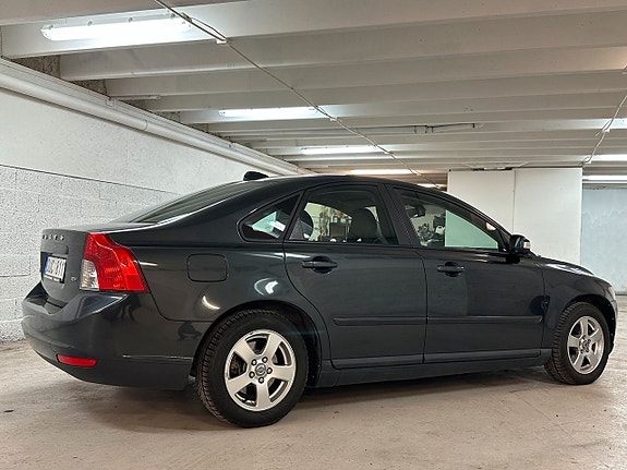 Volvo S40 3 of 5
