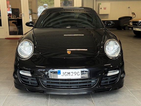 Porsche 911 Turbo 2 of 5