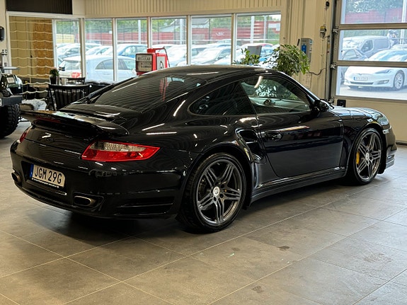 Porsche 911 Turbo 5 of 5