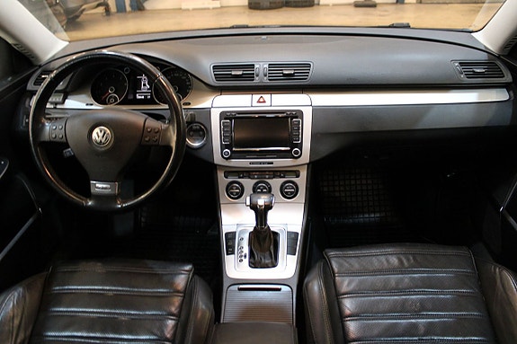 Volkswagen Passat 10 of 13